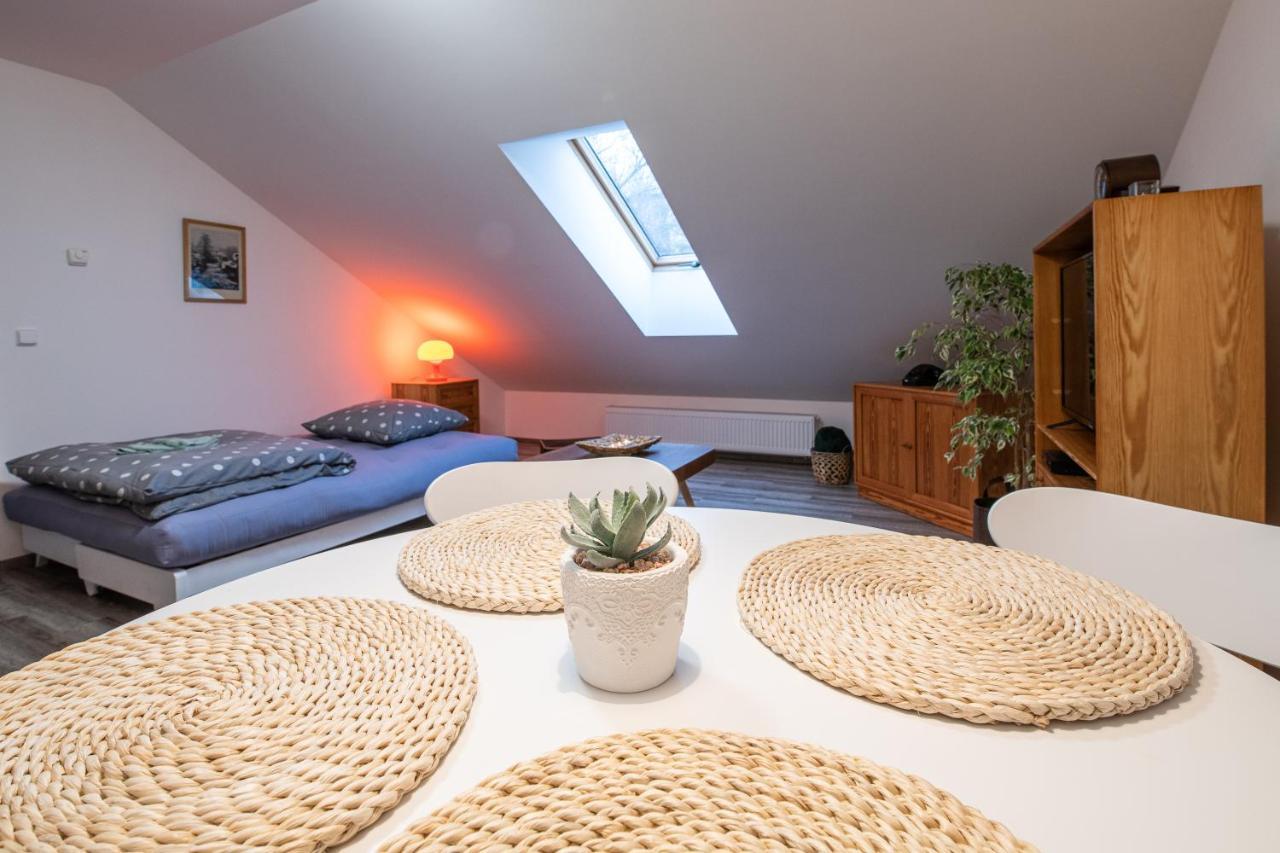 Apartman U Krizku Jihlava Exteriör bild