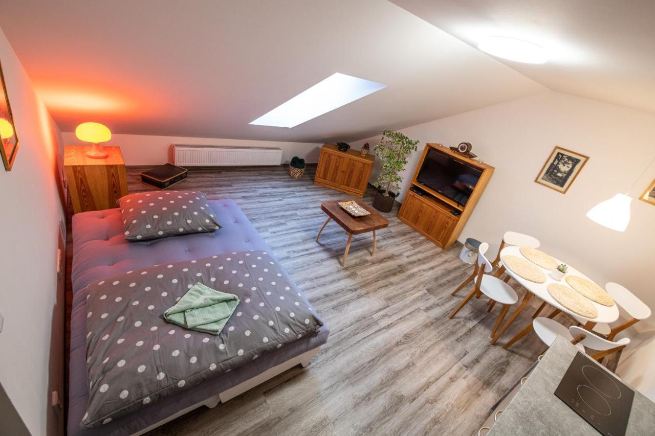 Apartman U Krizku Jihlava Exteriör bild