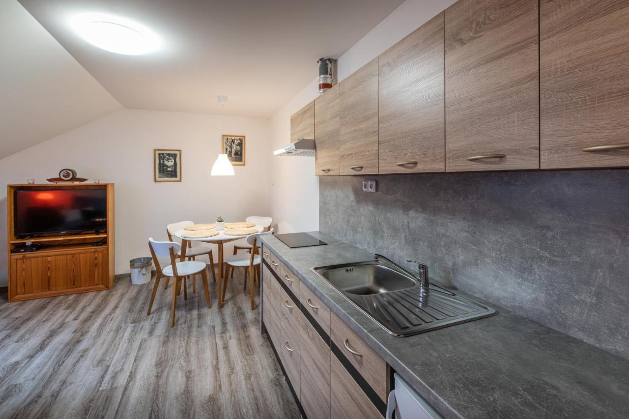 Apartman U Krizku Jihlava Exteriör bild